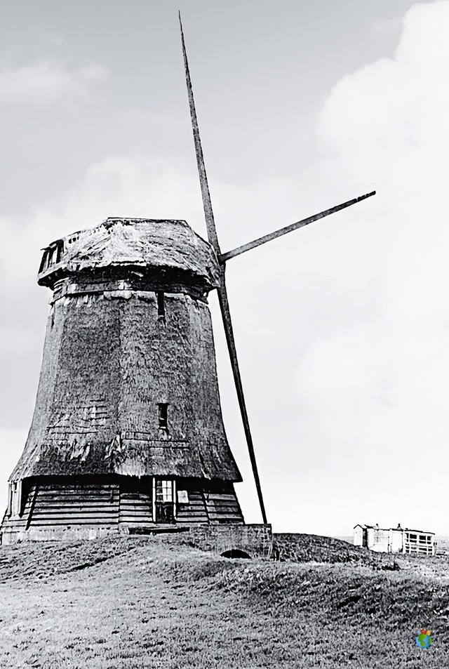 1.Schermer Molens - Noorderring - Ondermolen K - In Verval 1 -   19 - Zwart Wit