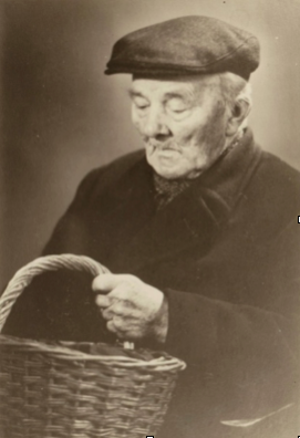Cornelis Scheringa met eierenmand